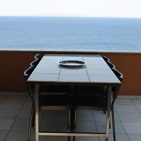 Leonidionhouses - The Kissakas Terrace House *