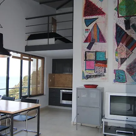 Leonidionhouses - The Kissakas Terrace House